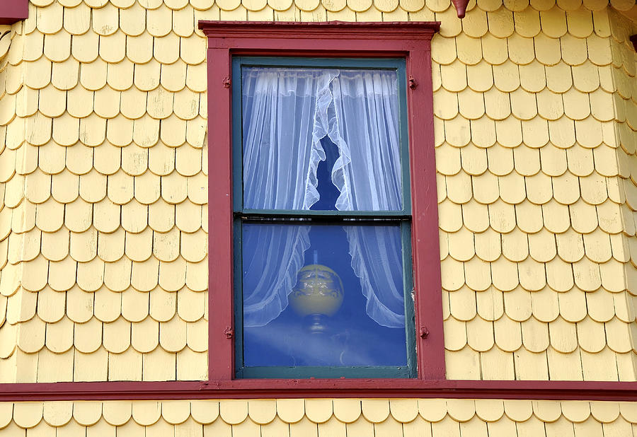 Queen Annes Window Photograph by David Lee Thompson