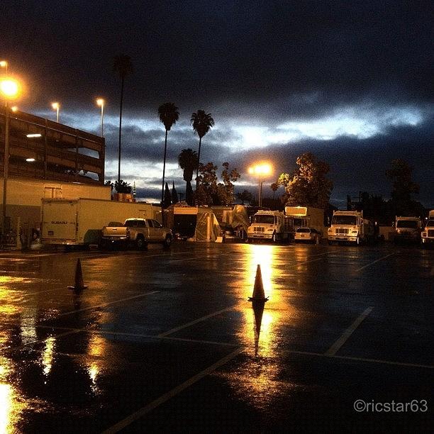 Hollywood Photograph - Rainy Morning Back At Work by Ric Spencer