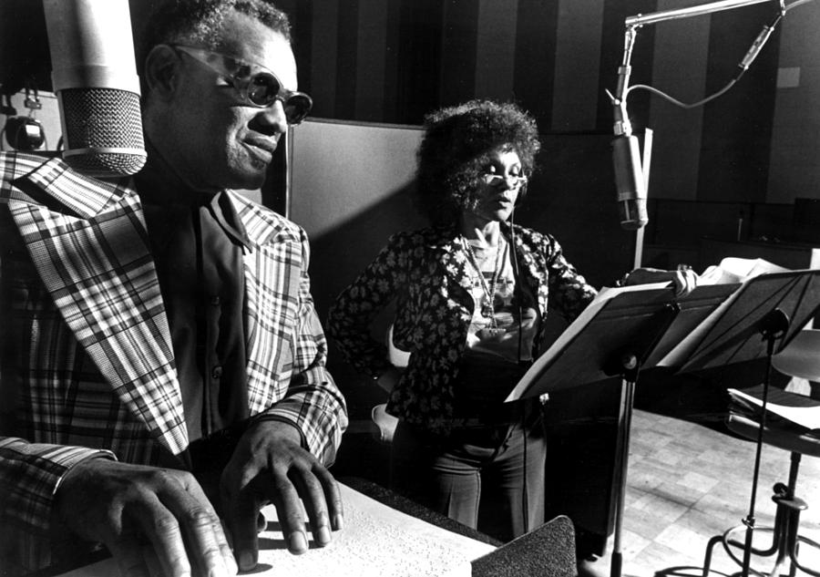 Ray Charles With Cleo Laine Recording Photograph By Everett 7378