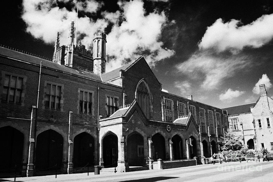 rear of Queens University of Belfast main Lanyon Building and quad ...