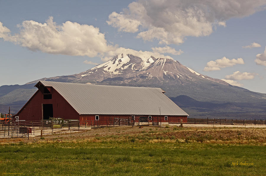 Red Barn under Mount Shasta Photograph by Mick Anderson