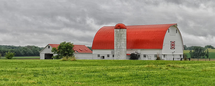 Barn Photograph - Red Roofed Barn by Brian Mollenkopf