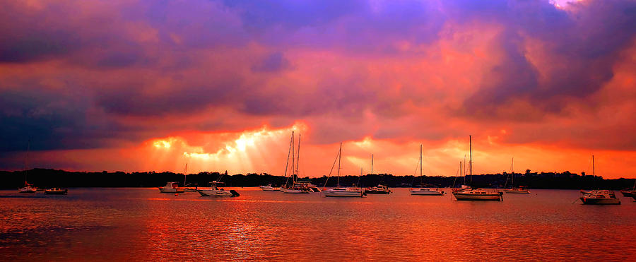 Red Sky At Night - Sailors Delight Photograph by Paul Svensen