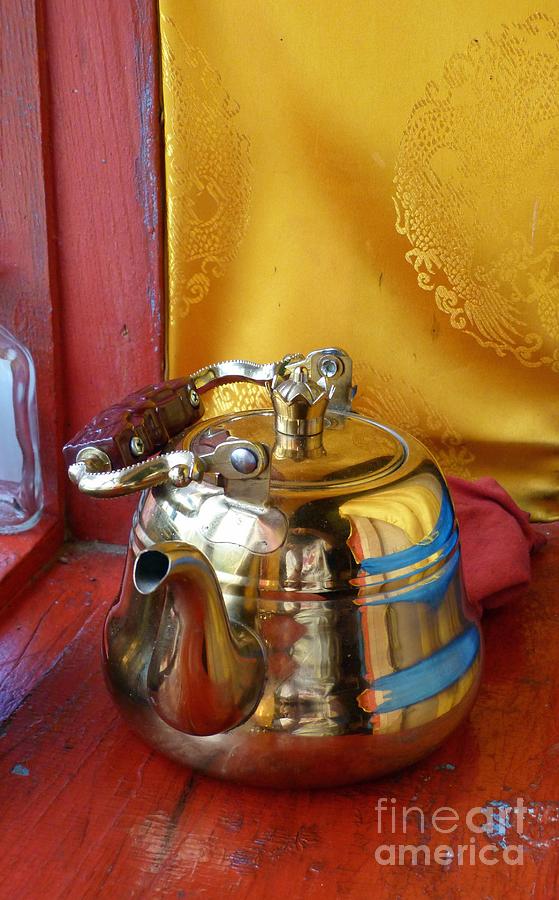 Reflections on a Teapot Photograph by Louise Peardon