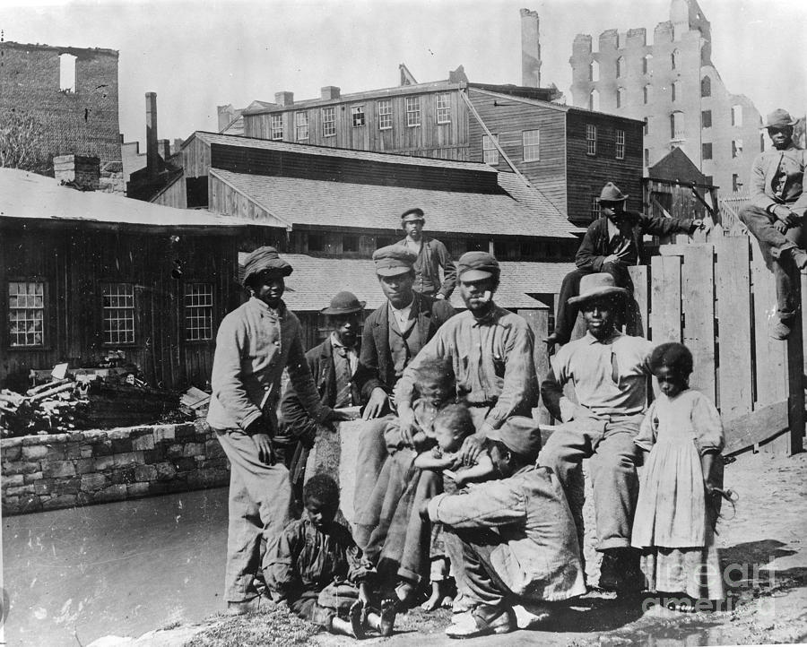 RICHMOND: FREEDMEN, c1865 Photograph by Granger - Fine Art America