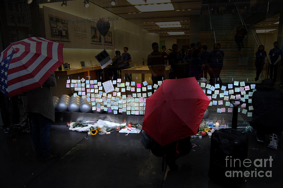 San Francisco Photograph - RIP Steve Jobs . October 5 2011 . San Francisco Apple Store Memorial 7DIMG8558.highlighted by Wingsdomain Art and Photography