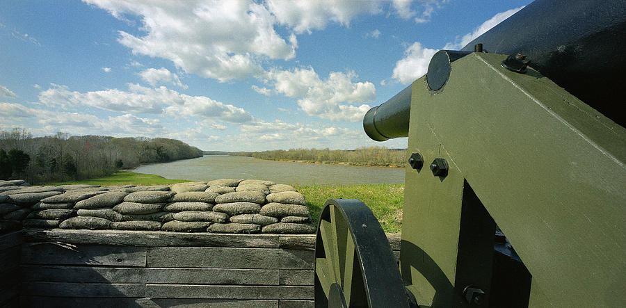 Battery Photograph - River Battery at Fort Donelson by Jan W Faul