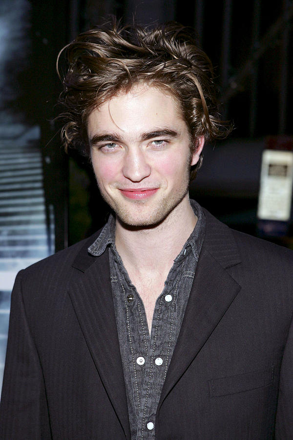 Robert Pattinson Photograph - Robert Pattinson At Arrivals For Harry by Everett