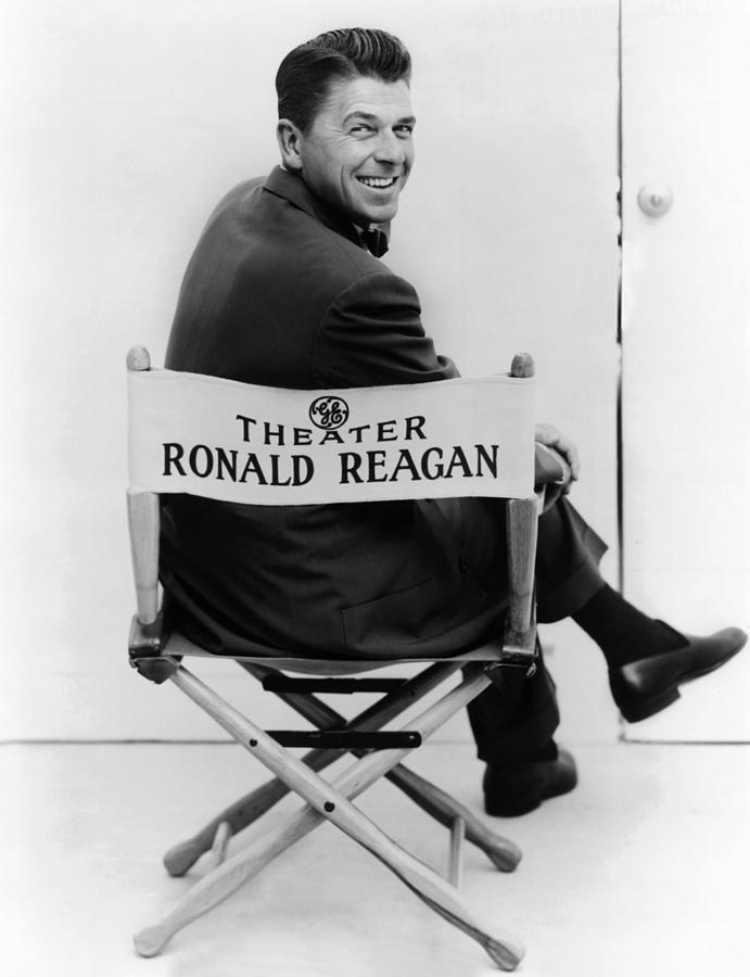 Portrait Photograph - Ronald Reagan Was Host Of The General by Everett