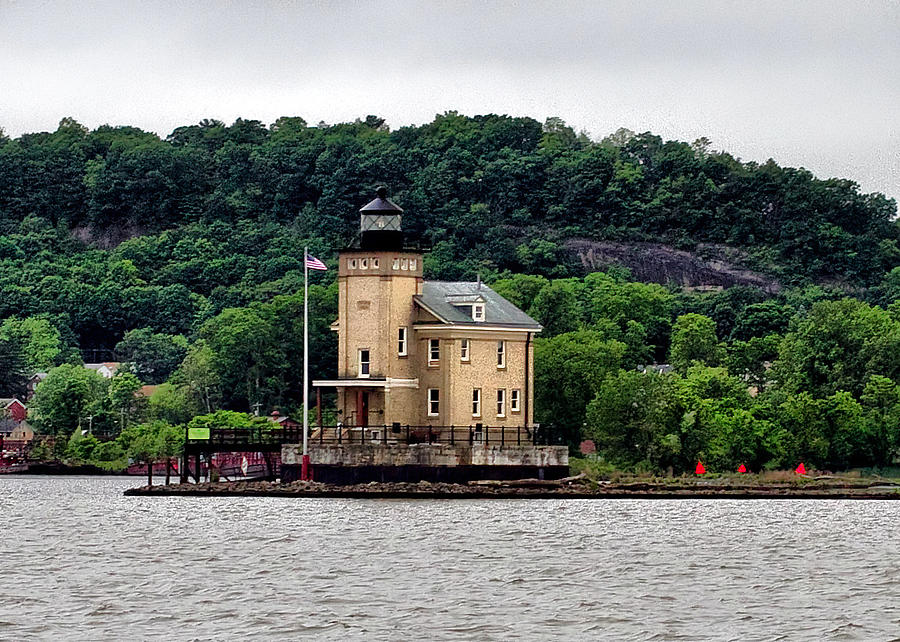 Rondout Creek Lighthouse on the Hudson Photograph by Farol Tomson