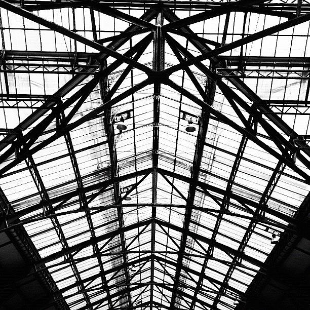 London Photograph - Roof : Liverpool Street Station by Neil Andrews