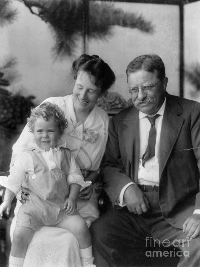 Roosevelt Family, 1915 Photograph by Granger