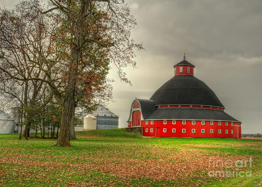 Round Barn of Ohio Photograph by Pamela Baker
