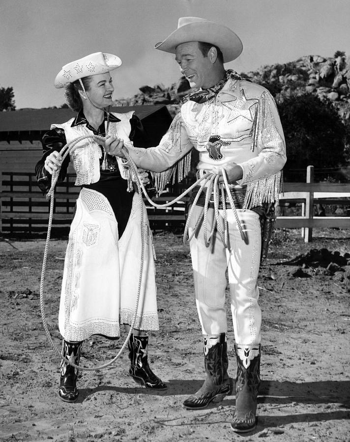 Roy Rogers Right, And His Wife Dale Photograph by Everett - Fine Art ...