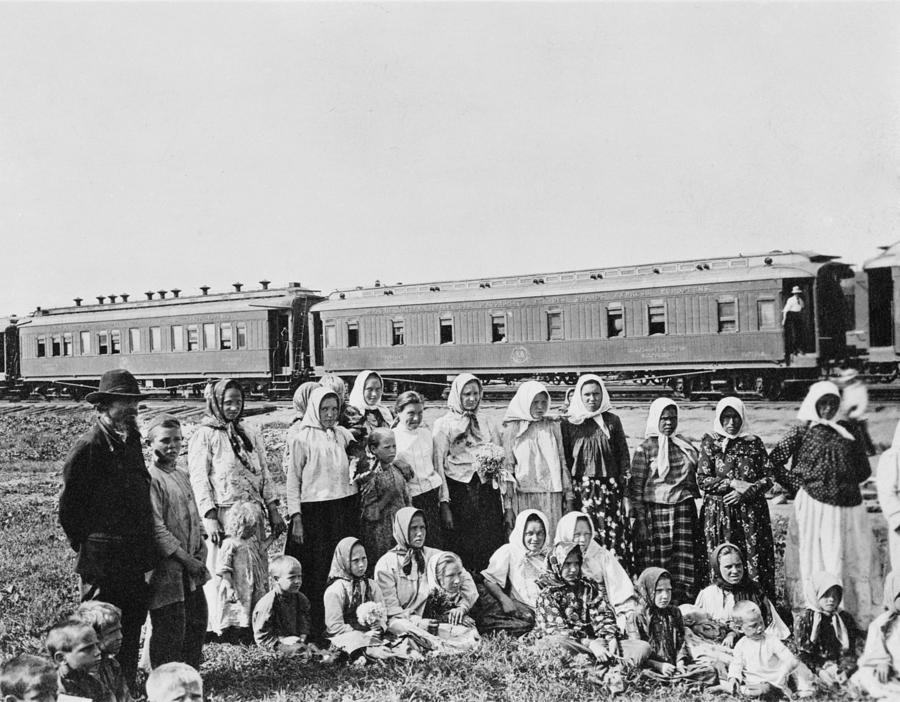 Russian Men, Women, And Children Photograph by Everett