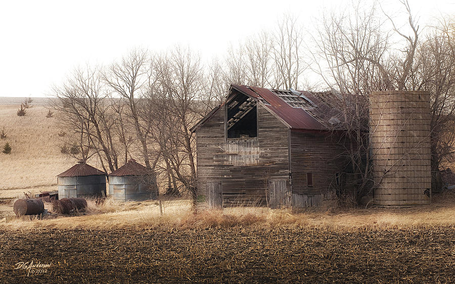 Rustic Old barn Photograph by Don Anderson