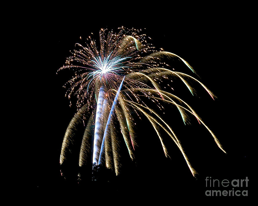 Fireworks Photograph - RVR Fireworks 178 by Mark Dodd