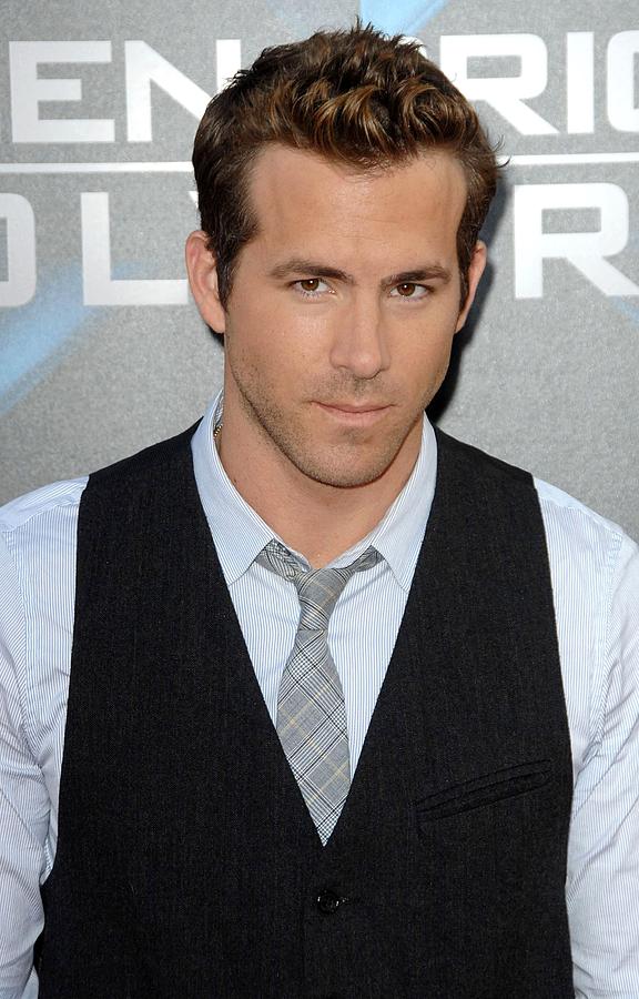 Ryan Reynolds At Arrivals For The Change-Up Premiere, Village Theatre In  Westwood, Los Angeles, Ca August 1, 2011. Photo By Dee CerconeEverett  Collection Celebrity - Item # VAREVC1101G03DX033 - Posterazzi