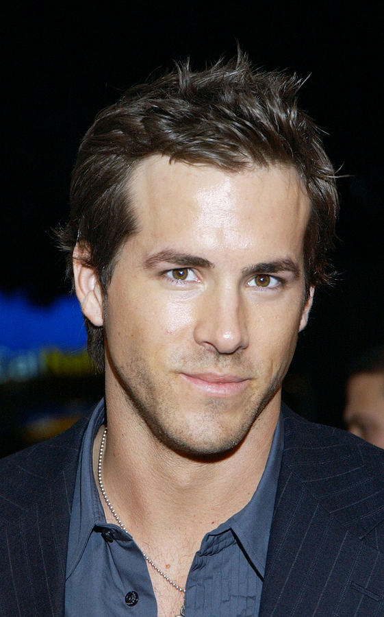 Ryan Reynolds At The Premiere Of Blade Photograph by Everett