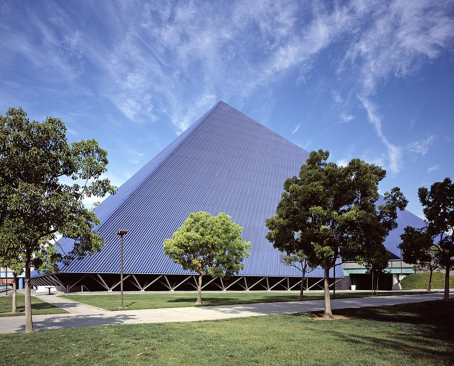 Scenes Of Los Angeles, The Pyramid Photograph by Everett