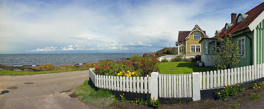 Flower Photograph - Seaside House by Jan W Faul