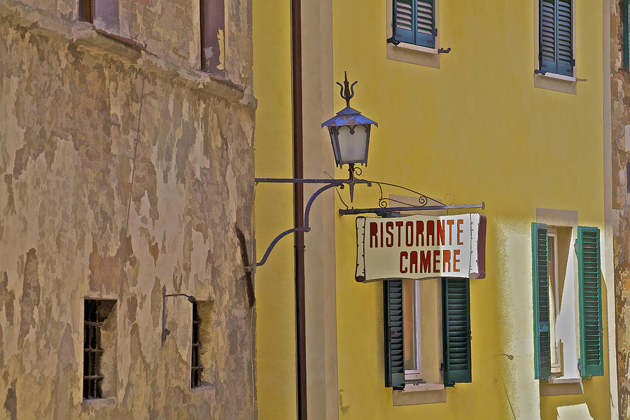 Secluded Restaurant of Tuscany Photograph by David Letts
