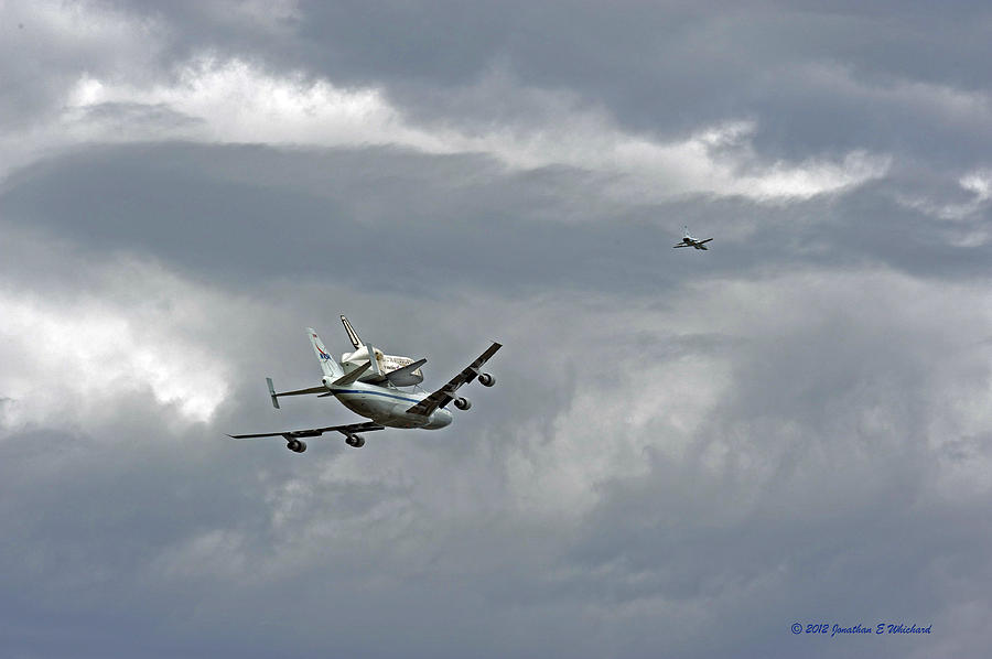 Jet Photograph - Shuttle Discovery 1 by Jonathan Whichard