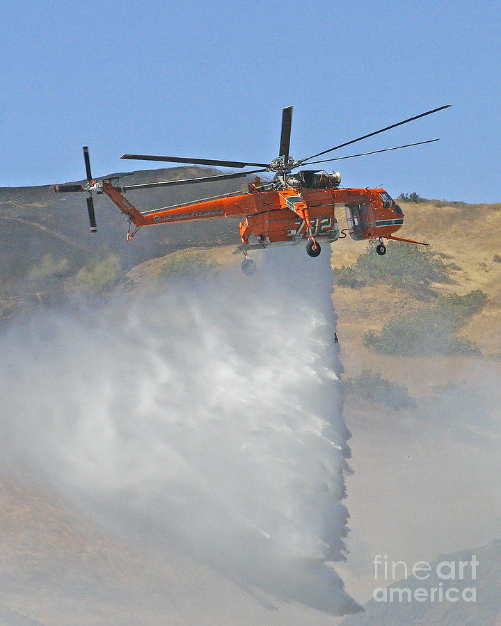 Sikorski S-64 Erickson Skycrane Water Dropping Helicopter #732 Photograph by Kenny Bosak