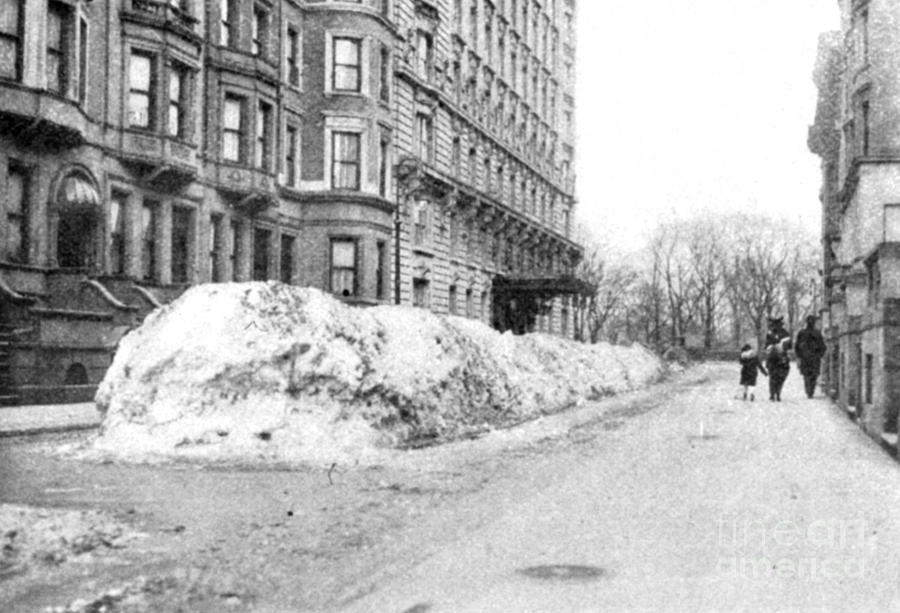Snow Removal, Nyc, 1915 Photograph by Science Source