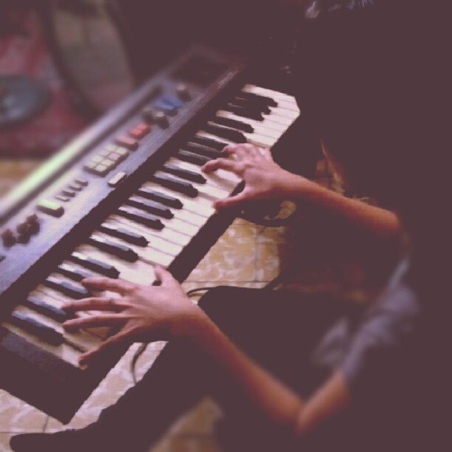 Music Photograph - Sofi En El Piano. #piano #music by Eduardo Ribera