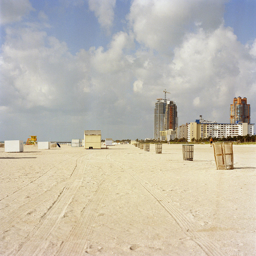 Miami Photograph - South Beach 2 by Krisztina Fazekas-Kielbassa