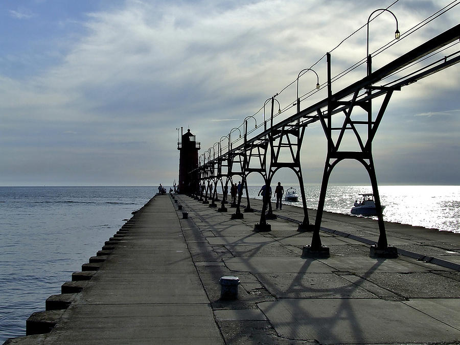 South Haven Lighthouse At Dusk Photograph by Richard Gregurich