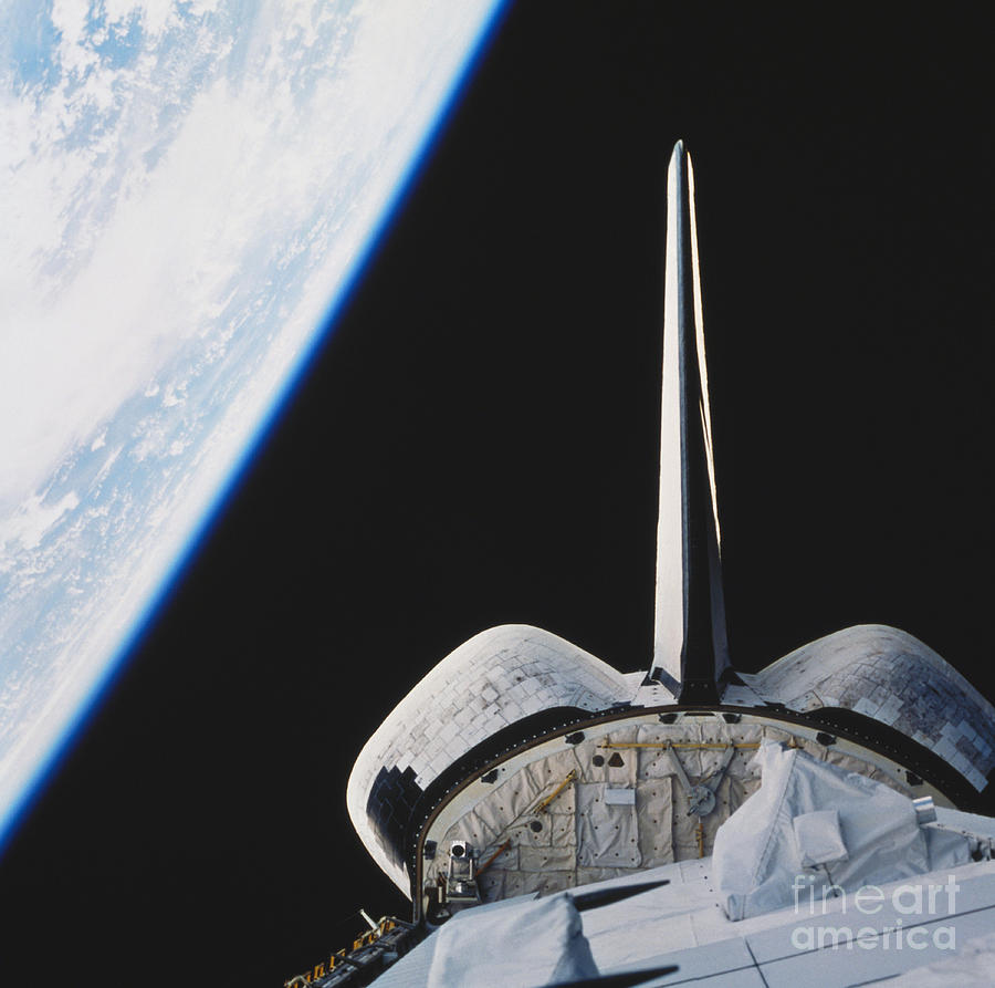 Space Shuttle Endeavour Photograph by Science Source