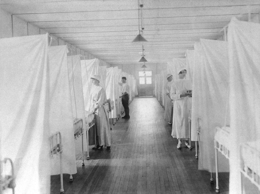 Spanish Flu Epidemic 1918-19. Nurses Photograph by Everett