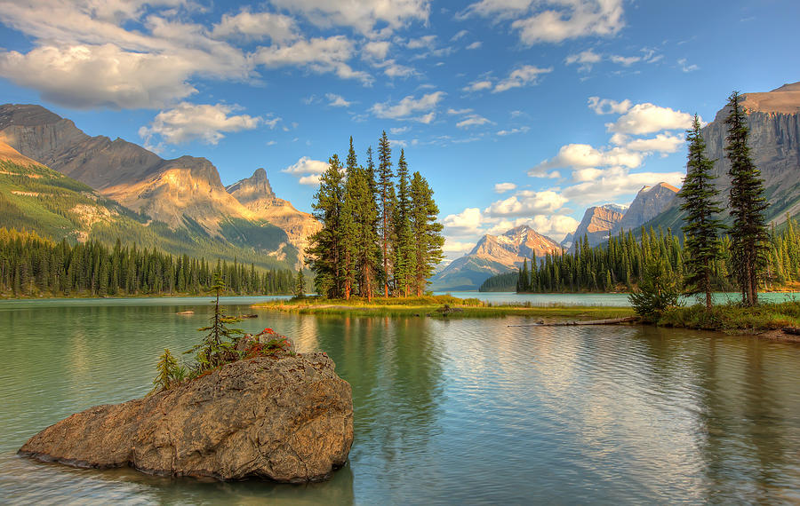 Spirit Island At Sunset, Maligne Lake Photograph by Robert Postma ...