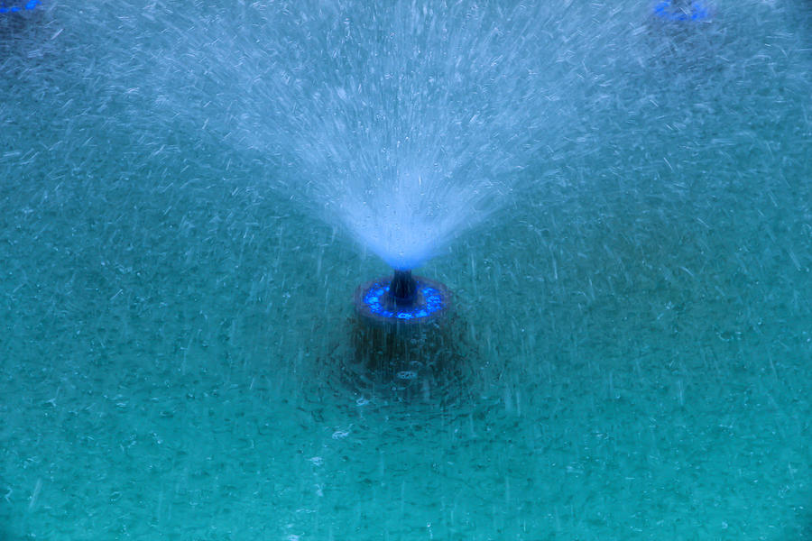 Abstract Photograph - Splash in Blue by Rachel Cohen