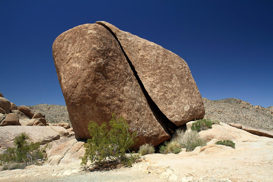 Split Rock In Joshua Tree National Park Photograph by Pierre Leclerc ...