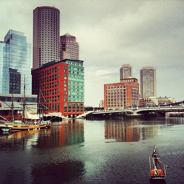 Boston Photograph - Starting Off The Weekend Walk by Harsh Vahalia