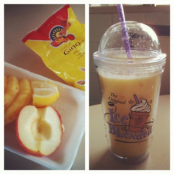 Smoothie Photograph - Step 1: Blend Pineapple, Apple, Lemon by Aliya Zin Smoothie Photograph - Step 1: Blend Pineapple, Apple, Lemon by Aliya Zin