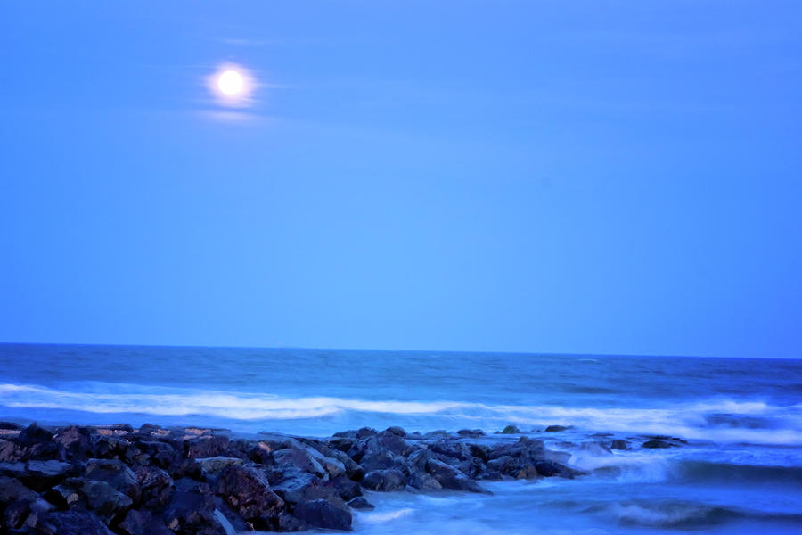 Stone Harbor Full Moon Photograph by Tom Singleton