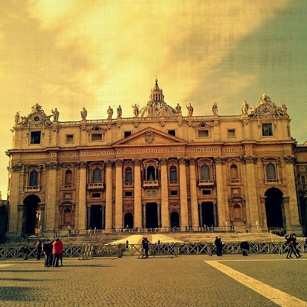 Landmark Photograph - St.pietro Basilica Vaticano #vatican by Sigit Pamungkas