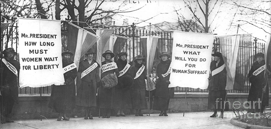 Washington D.c. Photograph - Suffragettes Picket the White House by Padre Art