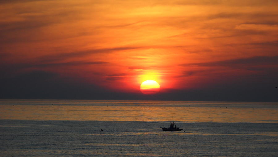 Sunrise over Gyeng-po Photograph by Kume Bryant