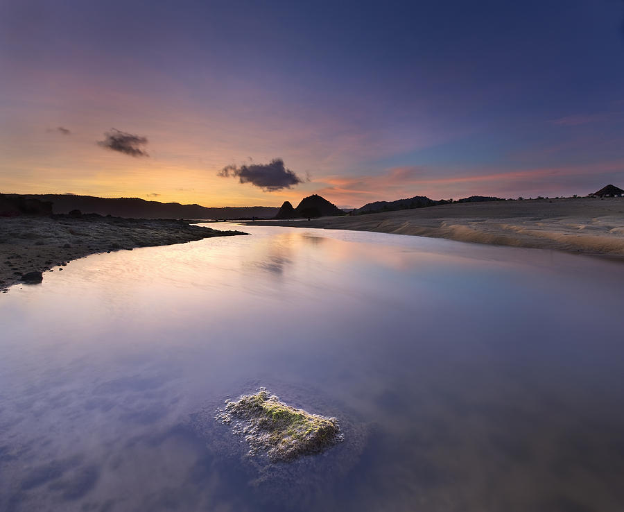 Sunset at Kuta Beach Photograph by Ng Hock How