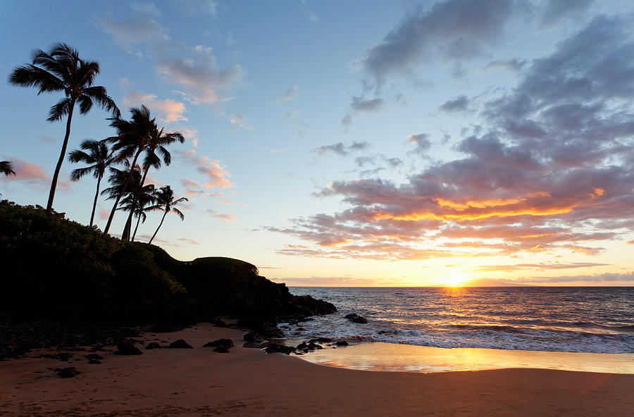 Sunset at Ulua Beach Wailea Photograph by David Olsen