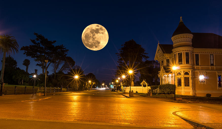 Super Moon over Eureka Photograph by Greg Nyquist