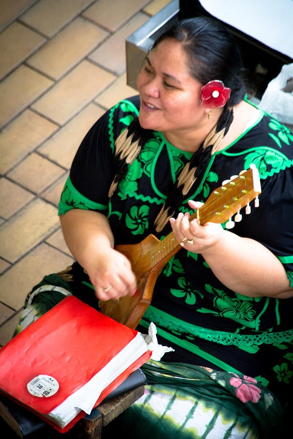 Tahiti Market Singer 1 Photograph by Jonathan Hansen - Fine Art America