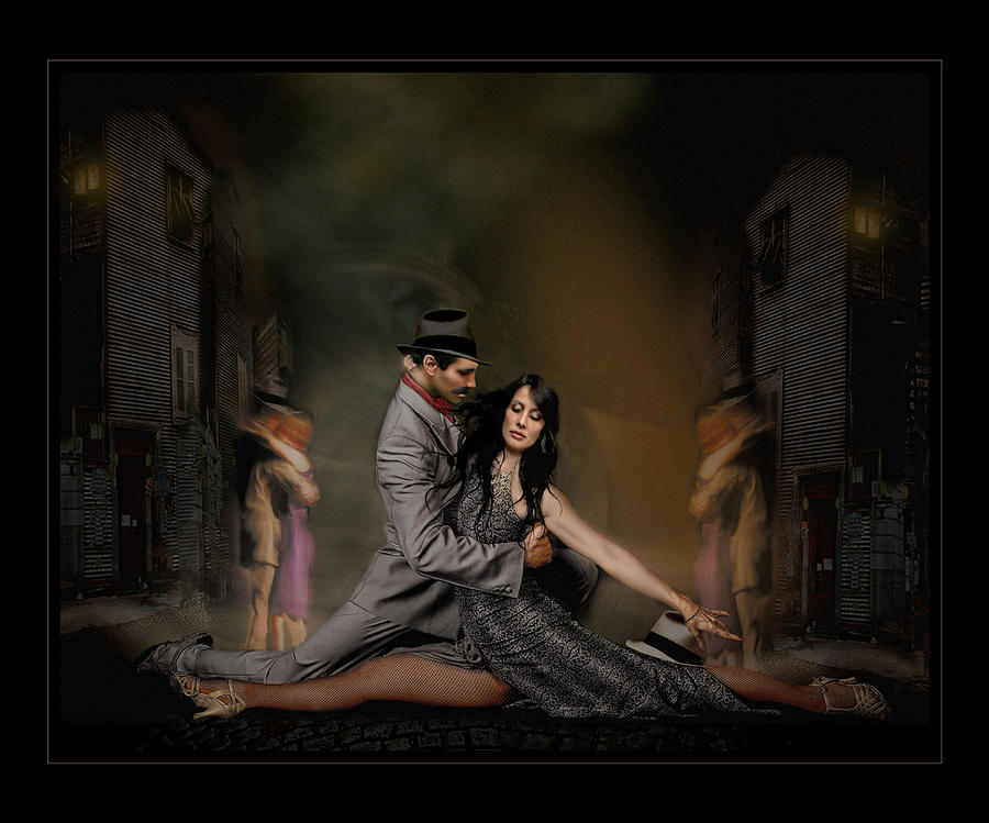 Couple Dancing Tango Photograph - Tanguin by Raul Villalba