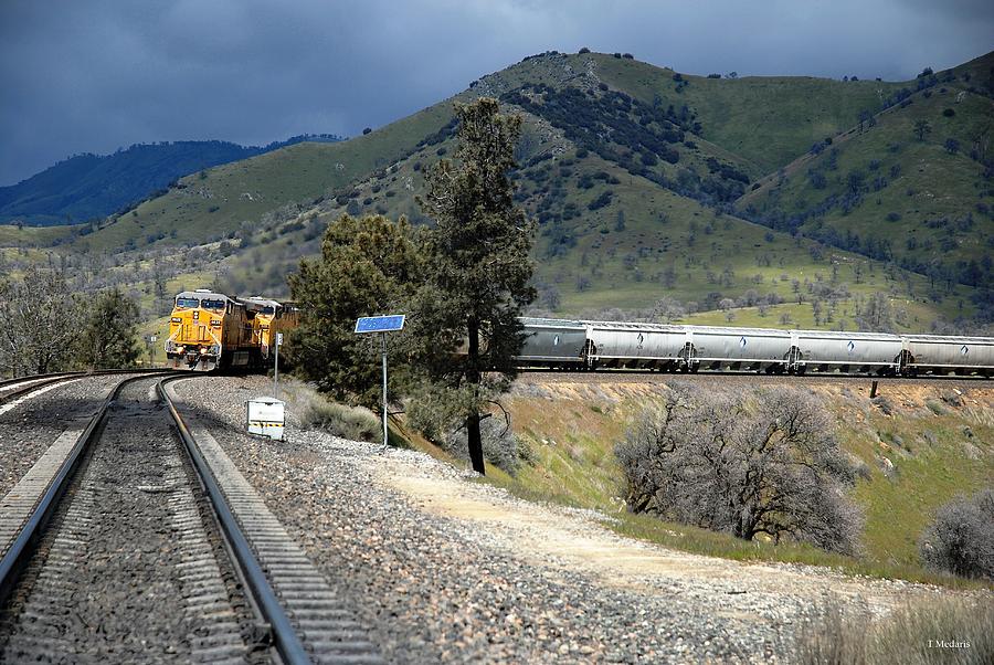 Tehachapi Loop- 37 Photograph by Thomas Medaris - Fine Art America