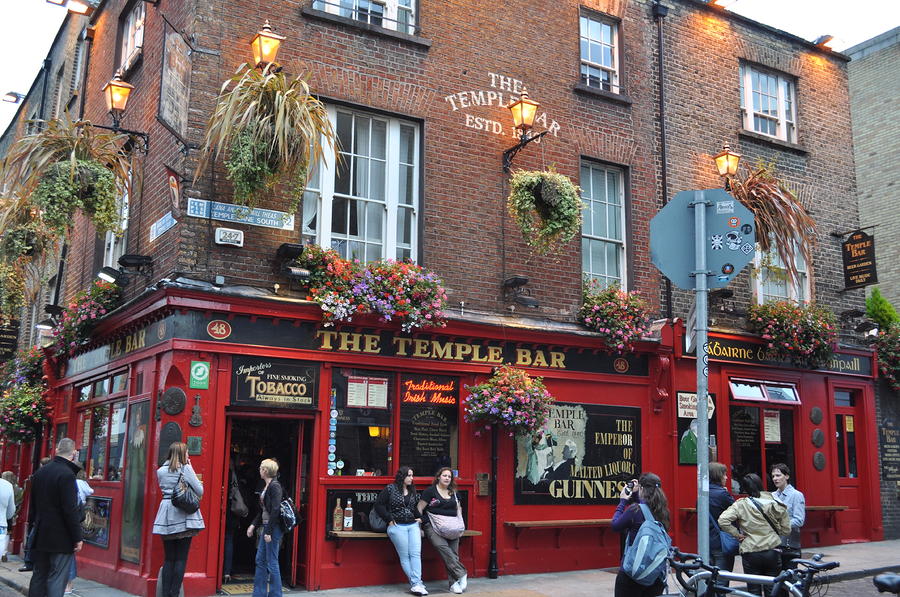 Temple Bar Photograph by Esther Serkin-Morgan - Fine Art America